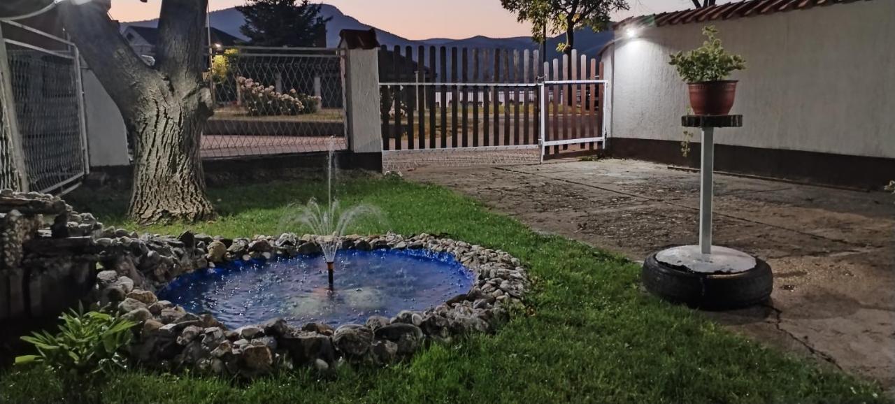 Sobe Lara Apartment โดนยี มิลาโนวัซ ภายนอก รูปภาพ