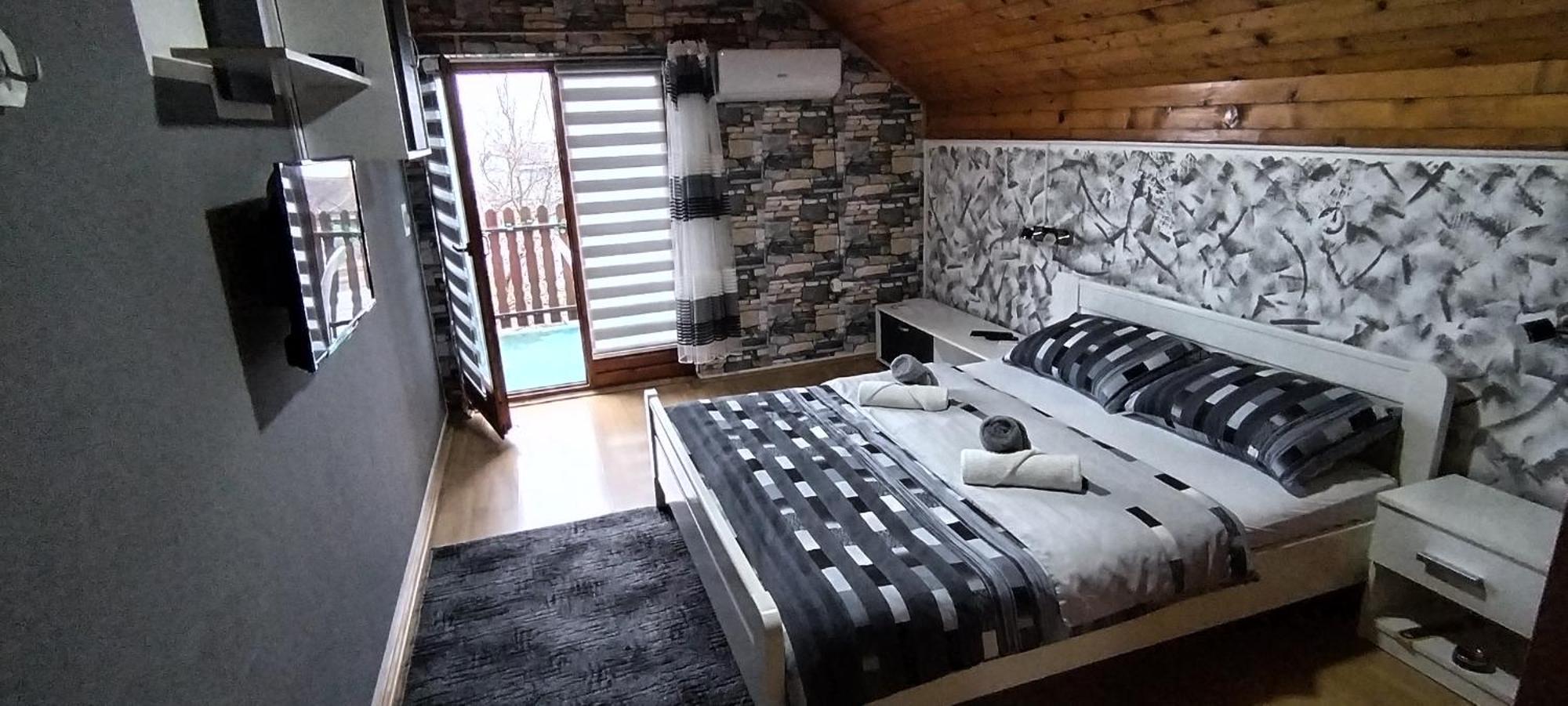 Sobe Lara Apartment โดนยี มิลาโนวัซ ภายนอก รูปภาพ