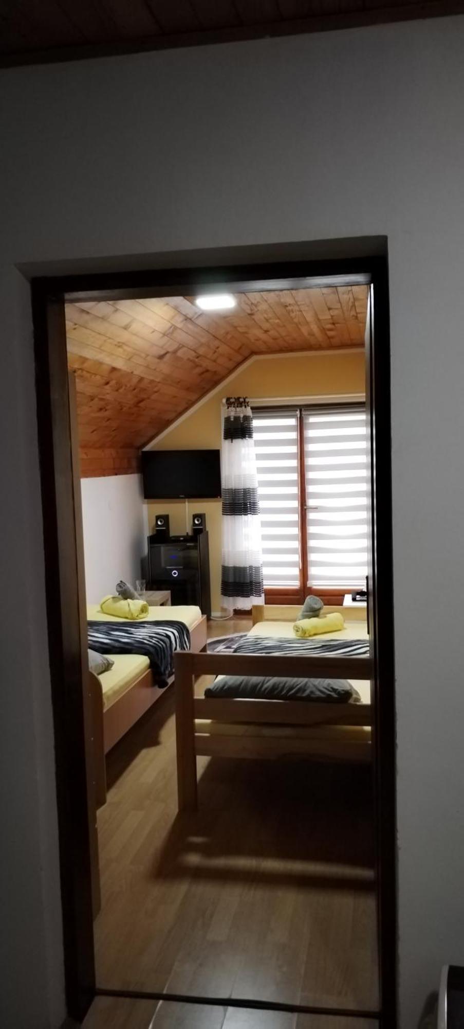 Sobe Lara Apartment โดนยี มิลาโนวัซ ภายนอก รูปภาพ