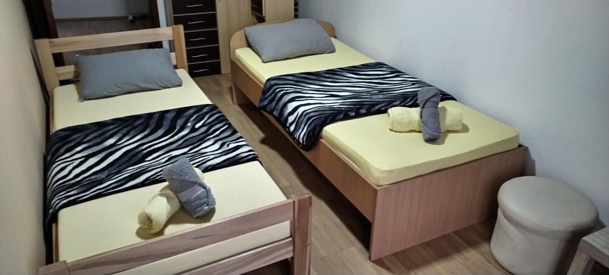 Sobe Lara Apartment โดนยี มิลาโนวัซ ภายนอก รูปภาพ